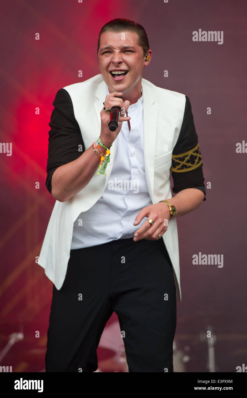 Glastonbury, Somerset, UK. 27. Juni 2014. Glastonbury Festival 2014. John Newman Credit: James McCauley/Alamy Live-Nachrichten Stockfoto