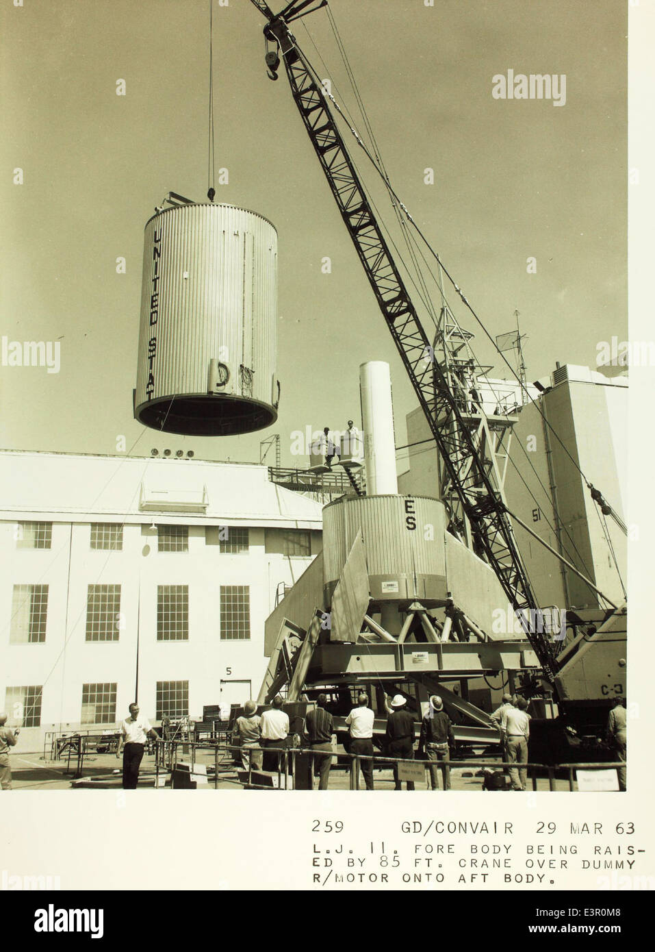 Das Convair/General Dynamics Atlas-Programm, das von 1960 bis 1969 aktiv war, war entscheidend für die Entwicklung der interkontinentalen ballistischen Raketen (ICBM) der US Air Force. Es war das erste ICBM, das in der Lage war, nukleare Sprengköpfe zu transportieren, was einen bedeutenden Meilenstein in der militärischen Technologie bedeutete. Stockfoto