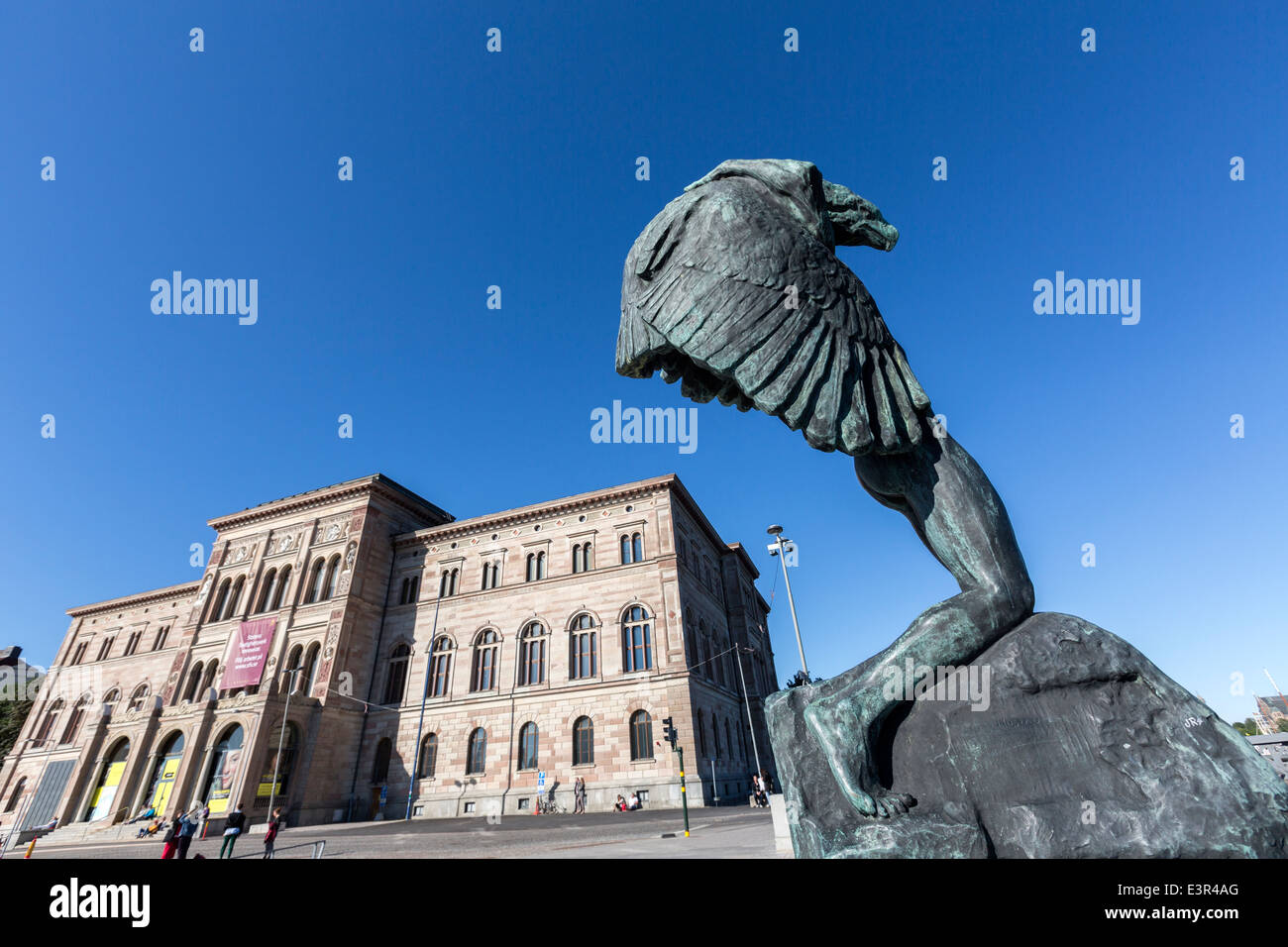 Vingarna, The Wings, Bronze-Statue von Carl Milles Darstellung Zeus, Outside the National Museum of Fine Arts Stockfoto