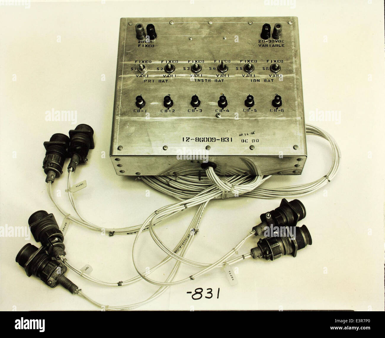 Diese Sammlung von Fotos aus dem Werk Convair/General Dynamics von 1965 bis 1975 zeigt die Herstellung von Militär- und Raumfahrtausrüstung während einer bedeutenden Phase der Entwicklung der Luft- und Raumfahrt in den USA während des Kalten Krieges. Stockfoto