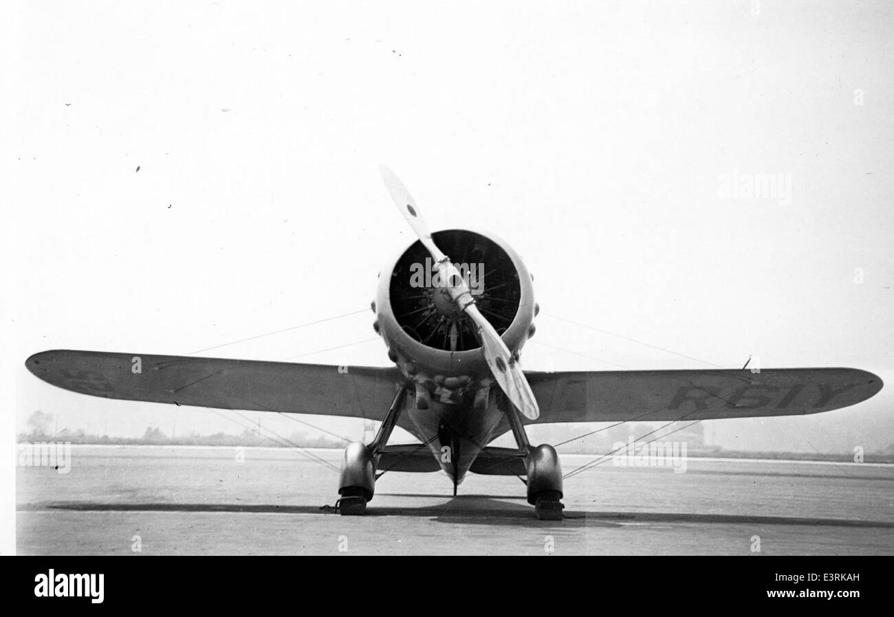 Die Charles M. Daniels-Kollektion enthält Fotos von Jimmy Wedells Flugzeugen, darunter das Ring Free Special, das von einem Pratt & Whitney R-1690 Hornet-Motor angetrieben wird. Das Wedell-Williams Model 44 war bekannt für seine Geschwindigkeit im Luftverkehr. Stockfoto