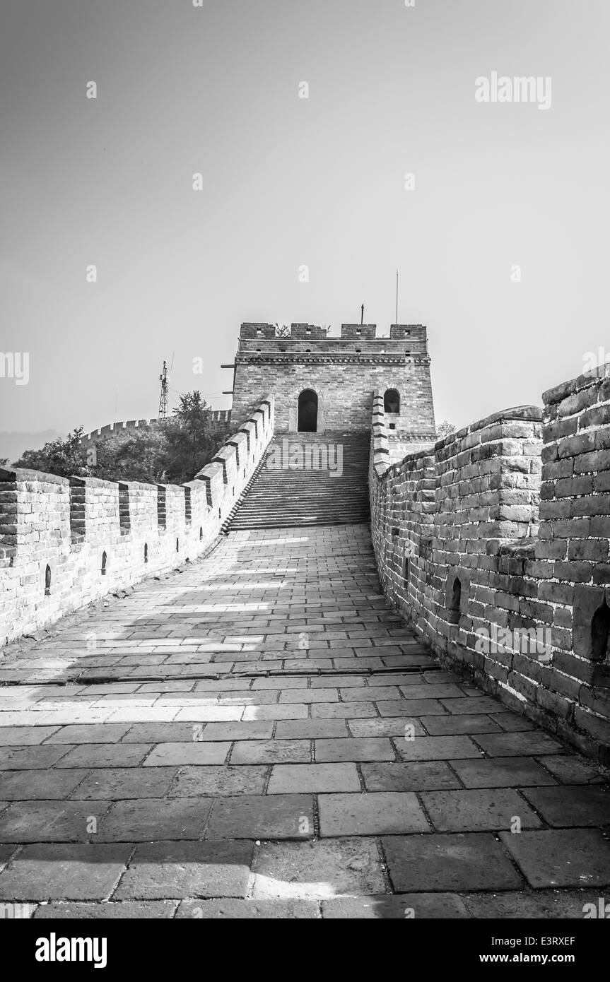 Schwarz / weiß-Bild von der chinesischen Mauer bei Mutianyu. Stockfoto