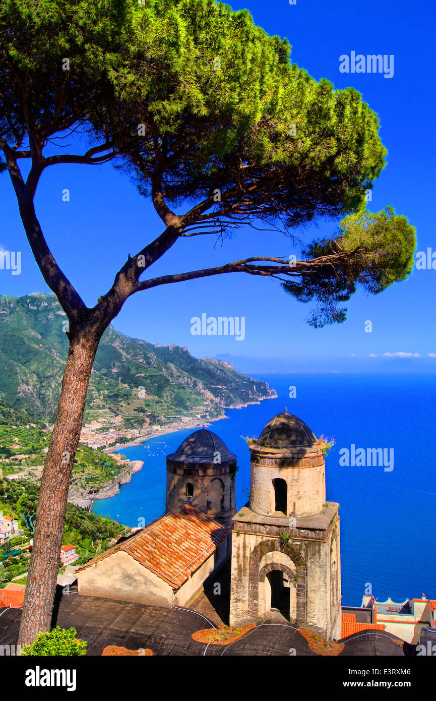 Berühmte Ansicht von einer Villa in Ravello, Amalfiküste, Italien Stockfoto