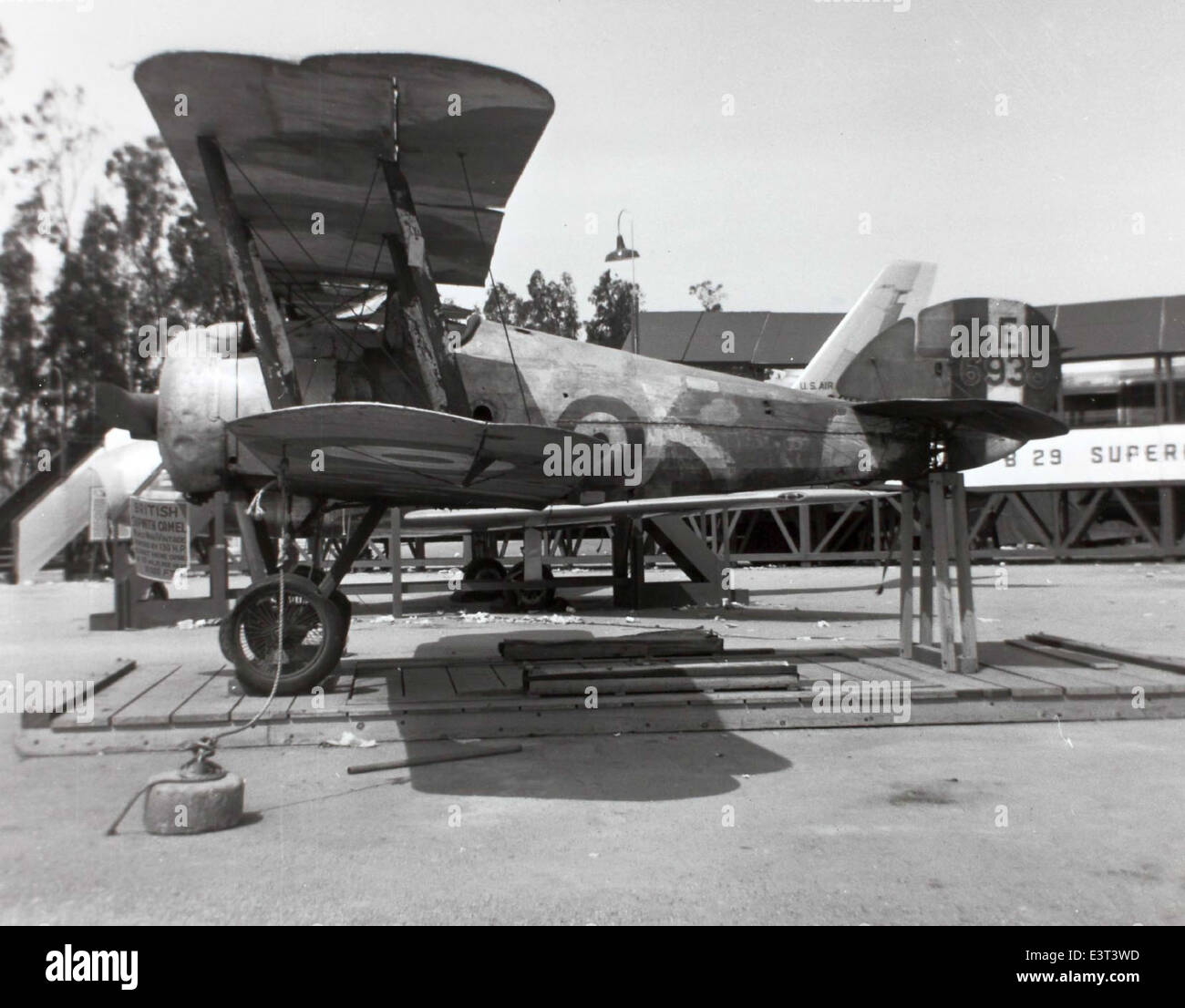 Die Sopwith Snipe 7.F.1 war ein britisches einsitziges Kampfflugzeug, das während des Ersten Weltkriegs eingesetzt wurde. Bekannt für seine Agilität und Stärke war sie eines der erfolgreichsten Kampfflugzeuge in den letzten Kriegsjahren und trug zum Sieg der Alliierten bei. Stockfoto Die Sopwith Snipe 7.F.1 war ein britisches einsitziges Kampfflugzeug, das während des Ersten Weltkriegs eingesetzt wurde. Bekannt für seine Agilität und Stärke war sie eines der erfolgreichsten Kampfflugzeuge in den letzten Kriegsjahren und trug zum Sieg der Alliierten bei. Stockfoto