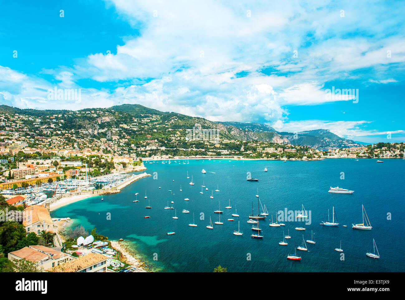 Blick auf Luxus-Resort und Bucht der Cote d ' Azur. In der Nähe von Nizza und Monaco, Villefranche Côte d ' Azur Stockfoto