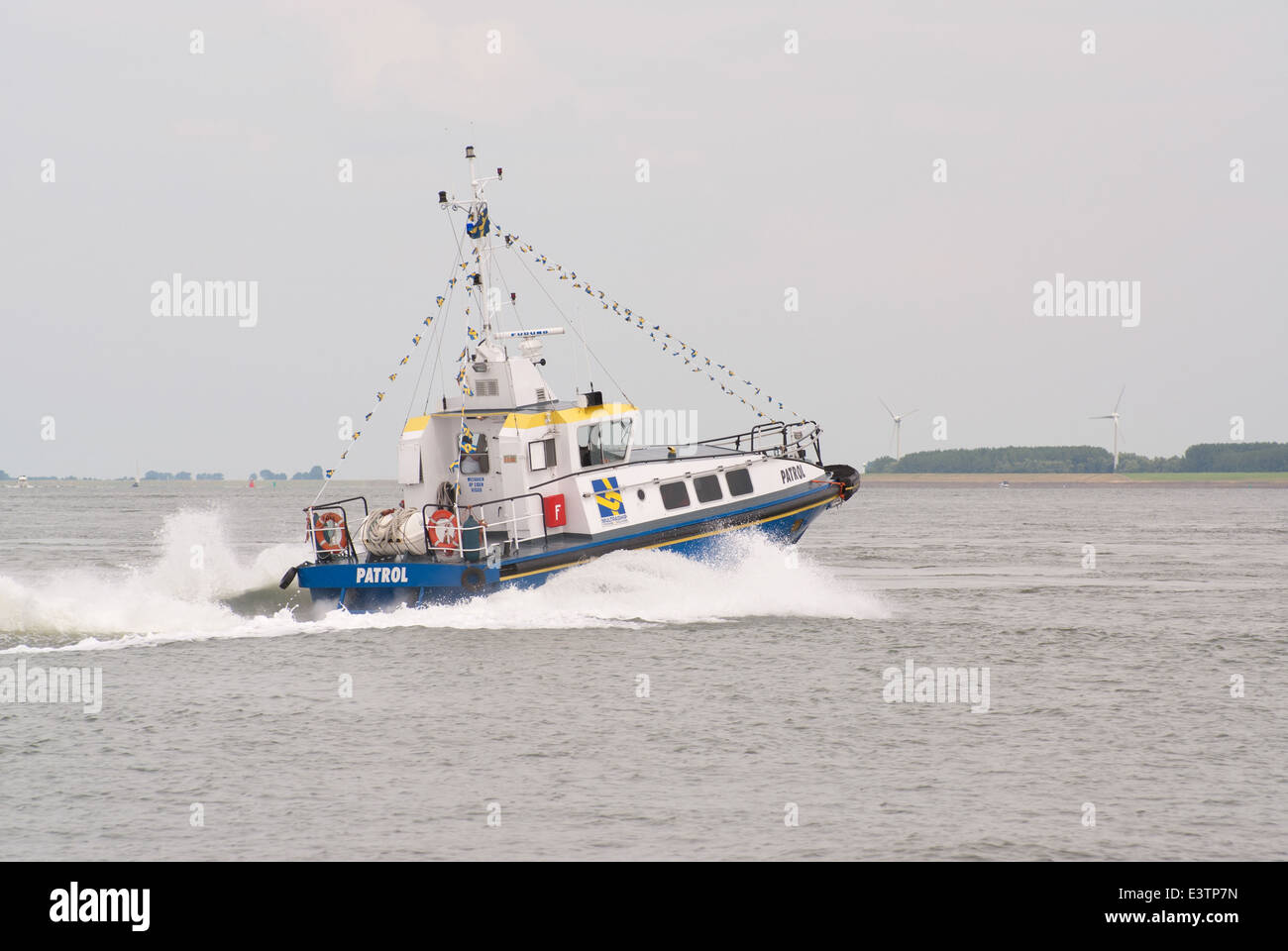 Waterjet angetrieben Lotsenboot auf dem Weg zu einem Hafen in Terneuzen im Hafen Festival Stockfoto