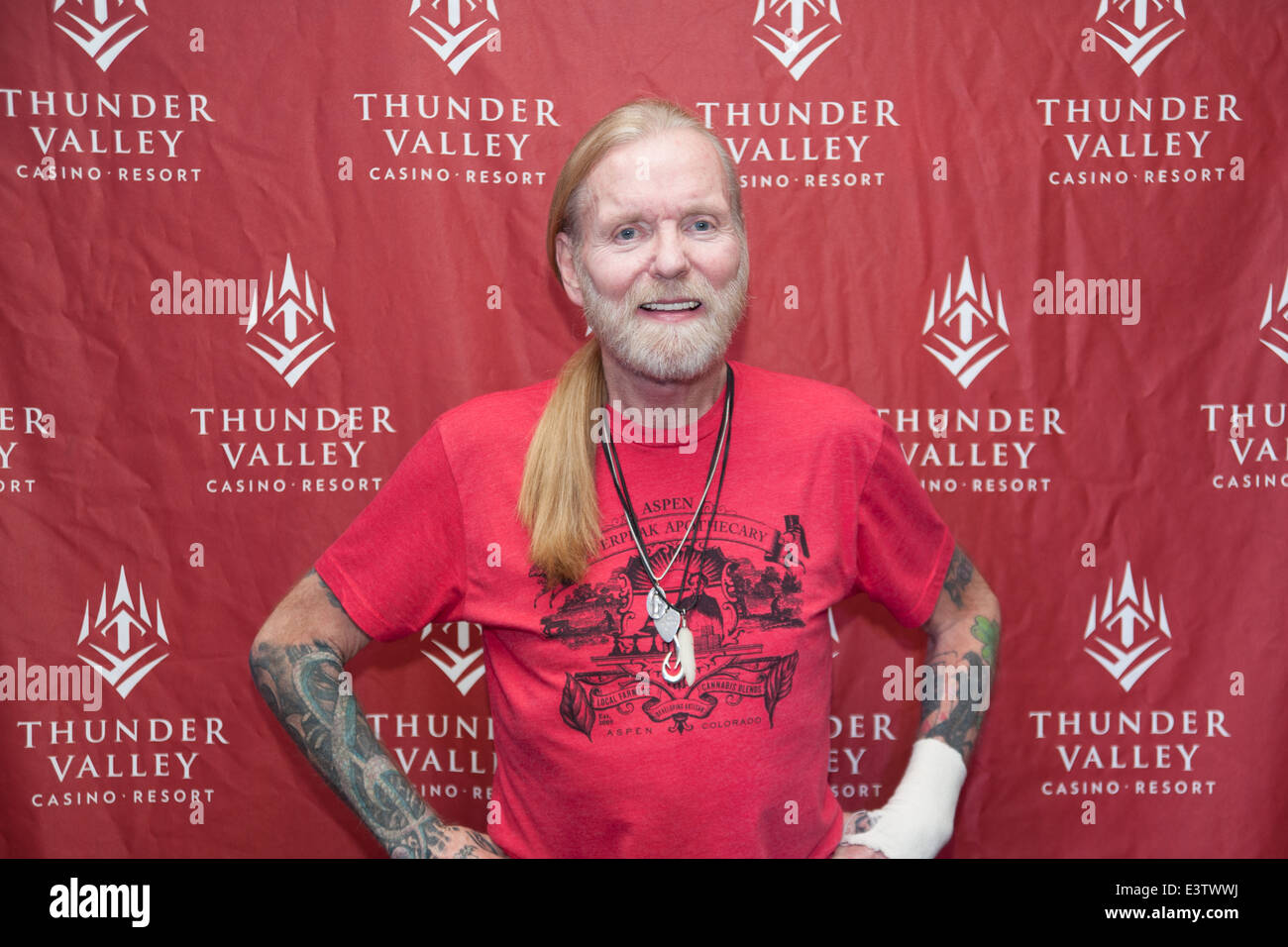 Gregg Allman posiert für meet &amp; greet Fotos im Thunder Valley Casino Resort in Lincoln, Kalifornien, USA Stockfoto