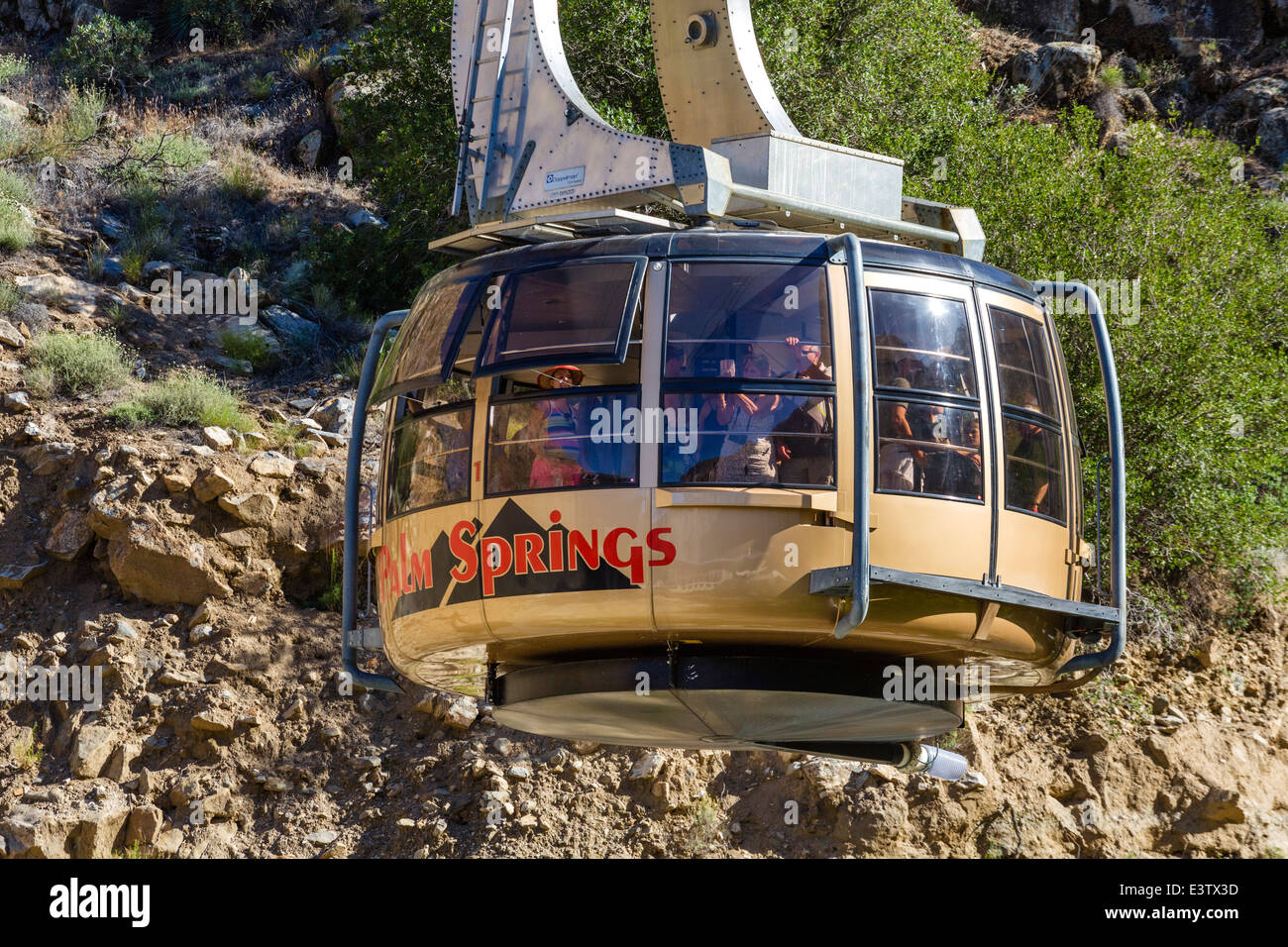 Rotierende Triebwagen auf der Palm Springs Aerial Tramway, Palm Springs, Riverside County, Kalifornien, USA Stockfoto