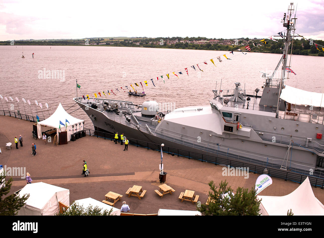 Irische Marinedienst Patrouille Schiff, LE Roisin, festgemacht an McFarlane Quay, Derry, Londonderry, Nordirland Stockfoto