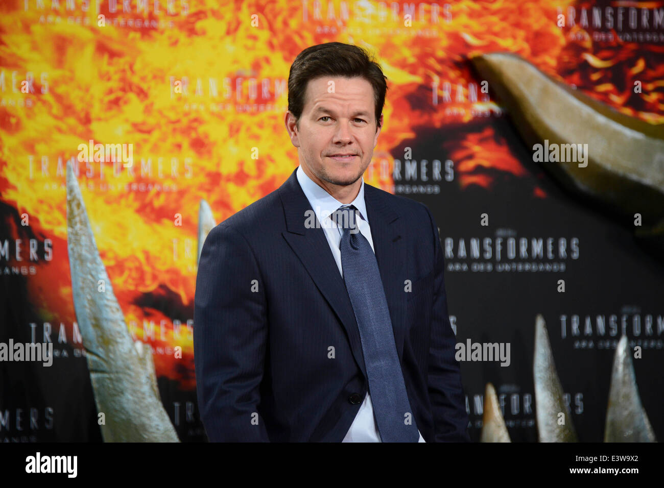 US-Schauspieler Mark Wahlberg besucht die Premiere von "Transformers - Jahren vom Aussterben bedroht" in Berlin. Stockfoto