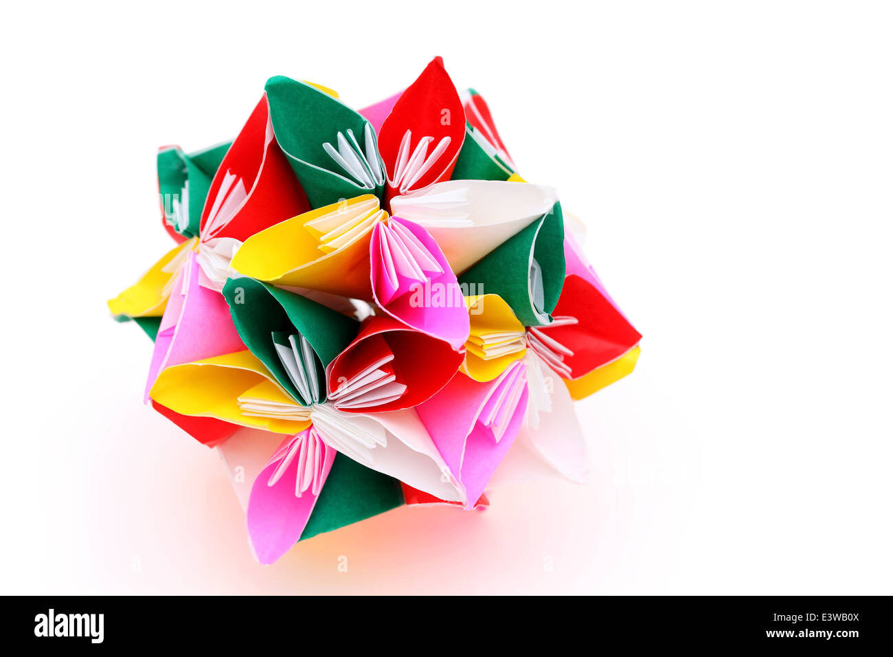 Blume Origami Papier auf weißem Hintergrund Stockfoto