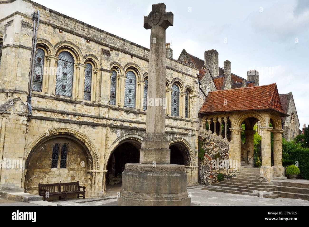 Das Memorial Court und Norman Treppe Krieg Denkmal der Bezirke die Kathedrale von Canterbury Stockfoto