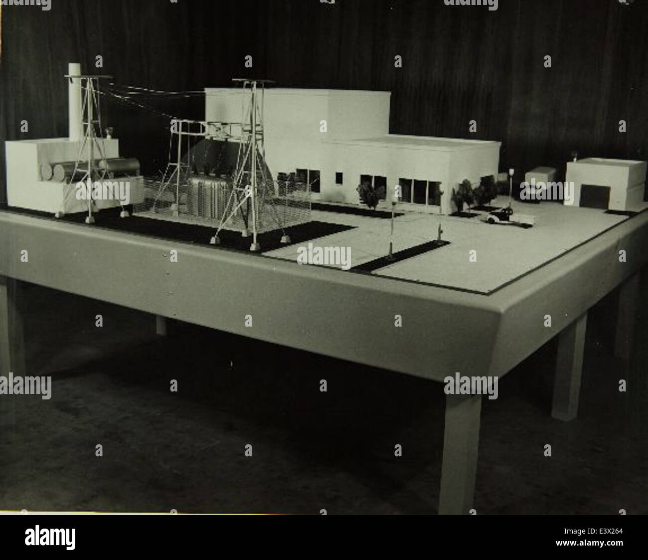 Dieses Modell des Reaktorkraftwerks in der Anlage Fort Worth von Consolidated/Convair war entscheidend für die Erprobung militärischer und ziviler Flugzeuge. Das Modell repräsentiert die Schlüsselrolle des Werks in der Luft- und Raumfahrtindustrie Mitte des 20. Jahrhunderts. Stockfoto