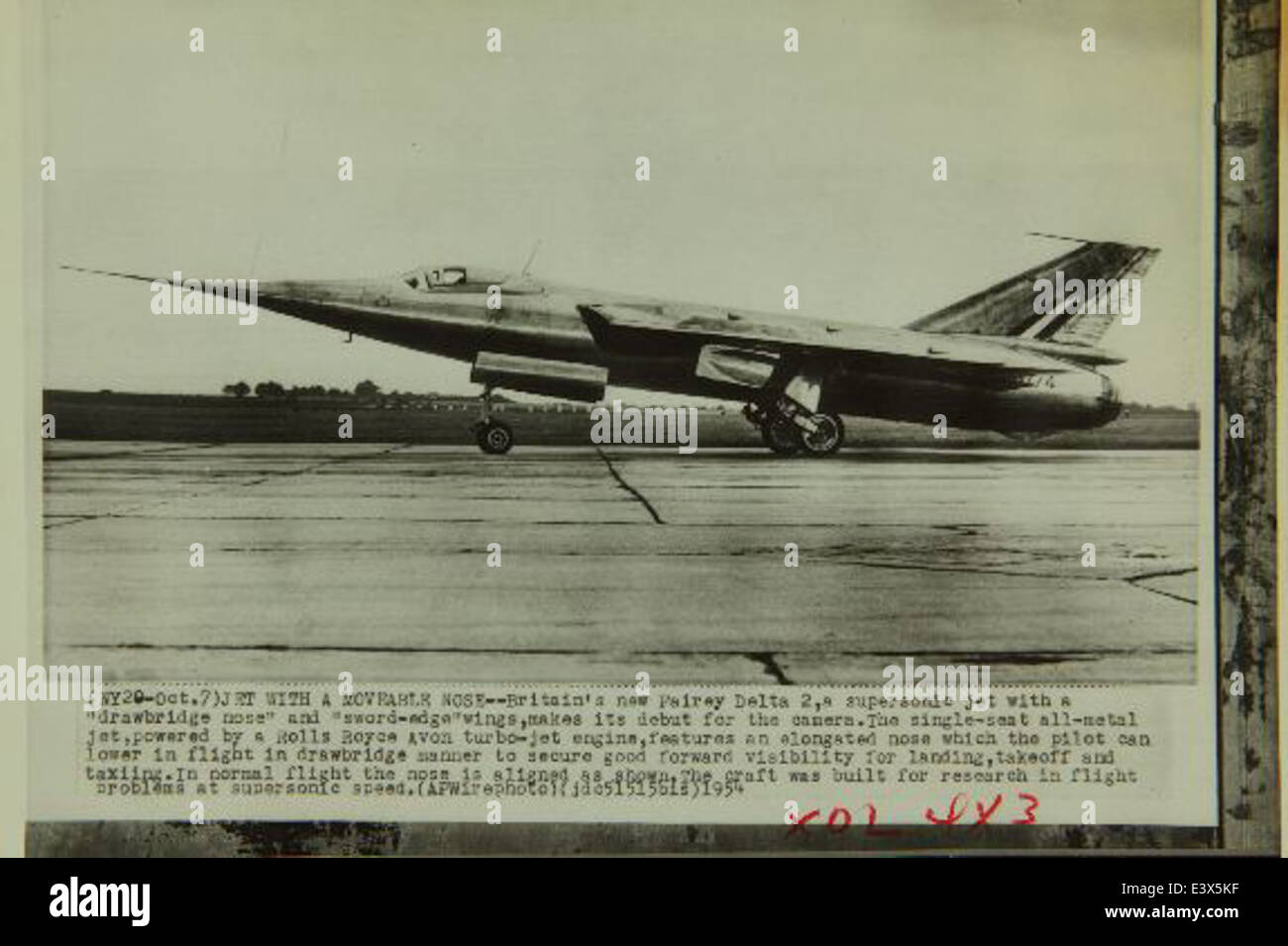 Die Fairey Delta 2 war ein britisches Versuchsflugzeug, das in den 1950er Jahren entwickelt wurde Bekannt für sein Delta-Flügel-Design, wurde es verwendet, um Hochgeschwindigkeitsflugeigenschaften zu testen und war Teil der britischen Bemühungen, Überschallflugzeuge zu entwickeln. Das Flugzeug ist heute im San Diego Air and Space Museum ausgestellt und zeigt seine Bedeutung in der Luftfahrtgeschichte. Stockfoto