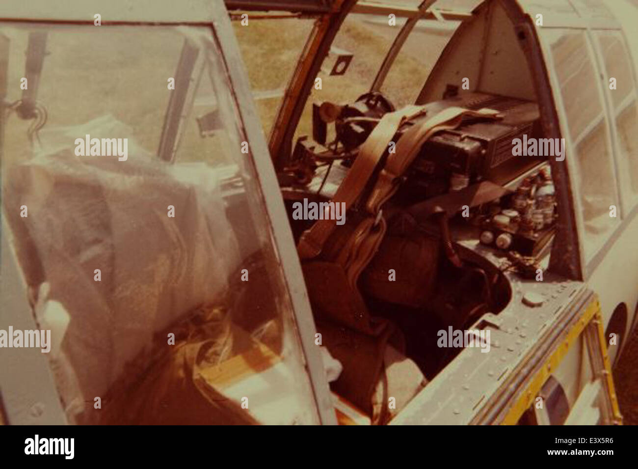 Die Fairey AS-6 war ein britisch gebautes Flugzeug, das für U-Boot-Gefechte entwickelt wurde. Während des Zweiten Weltkriegs wurde es von der Royal Navy genutzt und mit Sonar und Radar ausgestattet, um U-Boote im Atlantik und im Mittelmeer zu erkennen und anzugreifen. Stockfoto