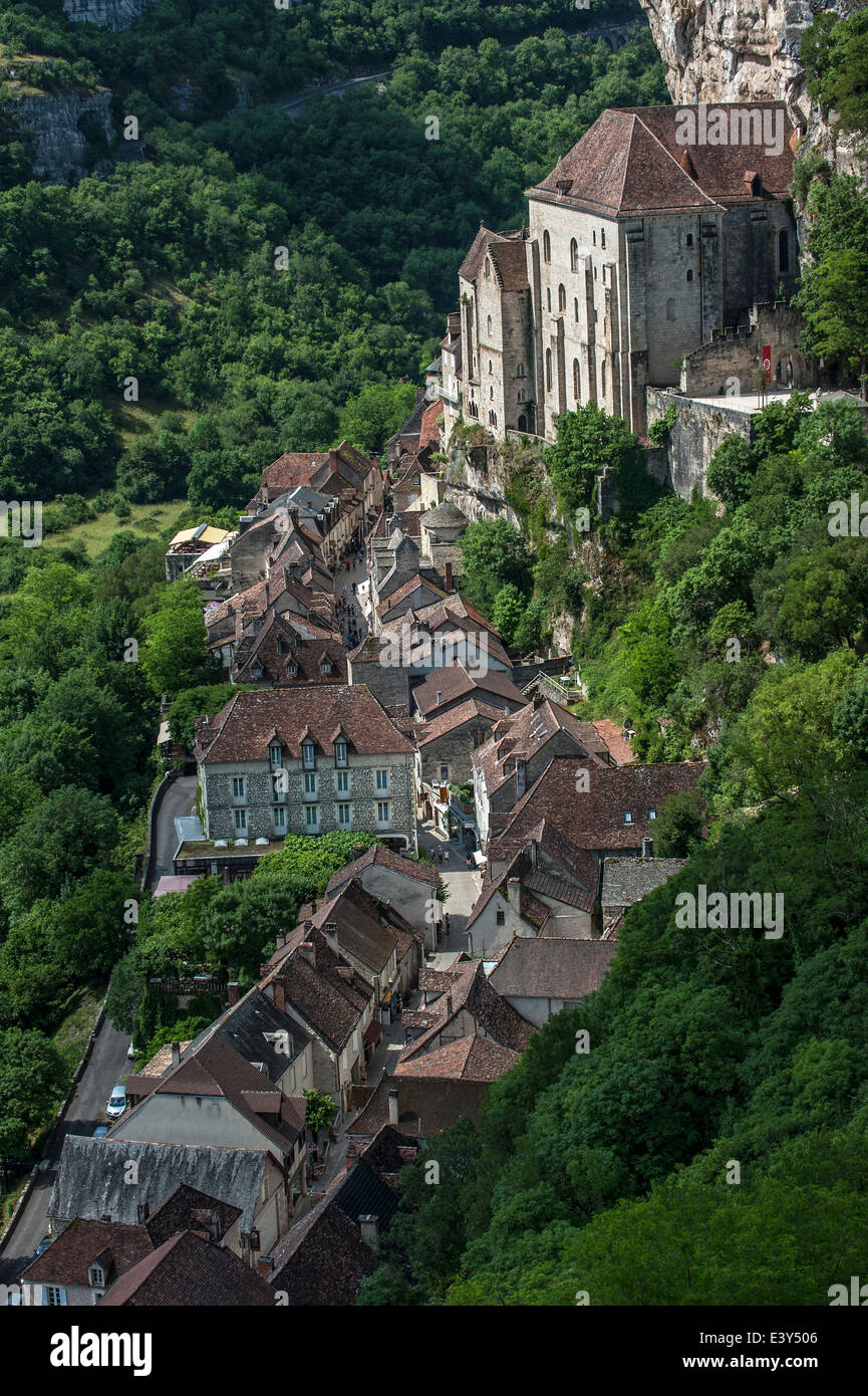 Blick über Rocamadour, Bischofsstadt und Heiligtum der Jungfrau Maria, Lot, Midi-Pyrénées, Frankreich Stockfoto