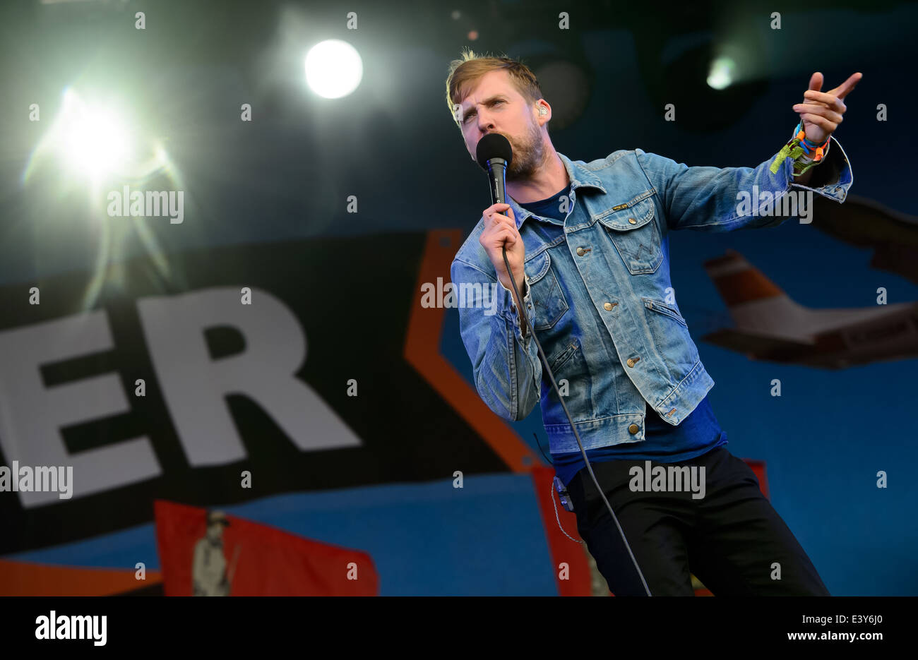 Ricky Wilson von den Kaiser Chiefs führt beim Glastonbury Music Festival, England, Freitag, 27. Juni 2014. Stockfoto