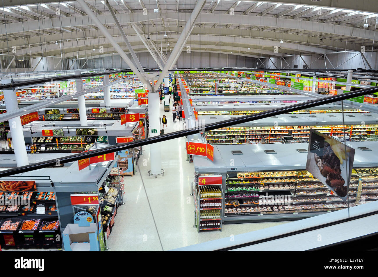 ASDA Supermarkt innen 2014 Stockfoto