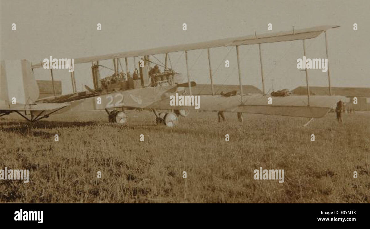 Eine Fotografie der Caproni CA 3, ein bemerkenswertes italienisches Flugzeug aus dem frühen 20. Jahrhundert, ausgestellt im San Diego Air and Space Museum. Stockfoto