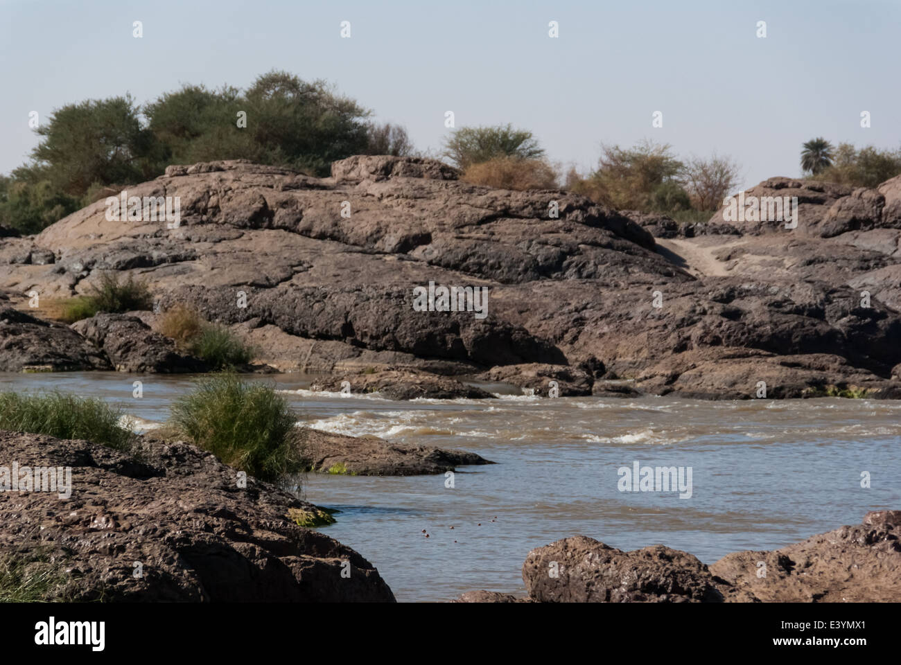 Felsen und Fluss am sechsten Katarakt, Nord-Sudan Stockfoto