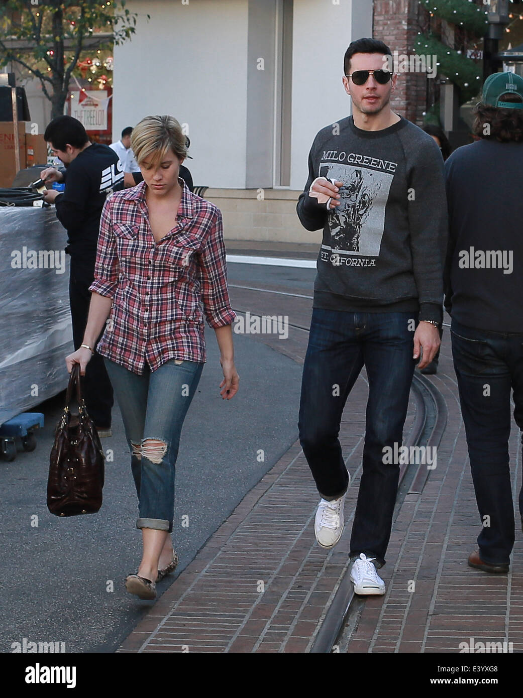 Los Angeles Clipper J J Redick Geht Mit Einer Clipped Wing Mit Frau Chelsea Kilgore In The Grove Featuring Chelsea Kilgore Jj Redick Wo Los Angeles California Vereinigte Staaten Von Amerika Bei