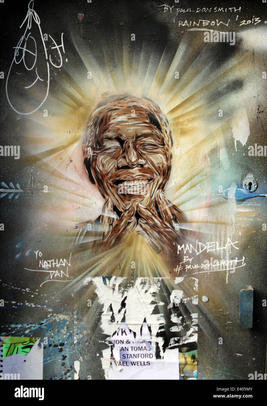 Nelson Mandela Graffiti von Streetart-Künstler Paul Don Smith in der Brick Lane, East London.  Mitwirkende: Nelson Mandela wo: London, Vereinigtes Königreich bei: 8. Dezember 2013 Stockfoto
