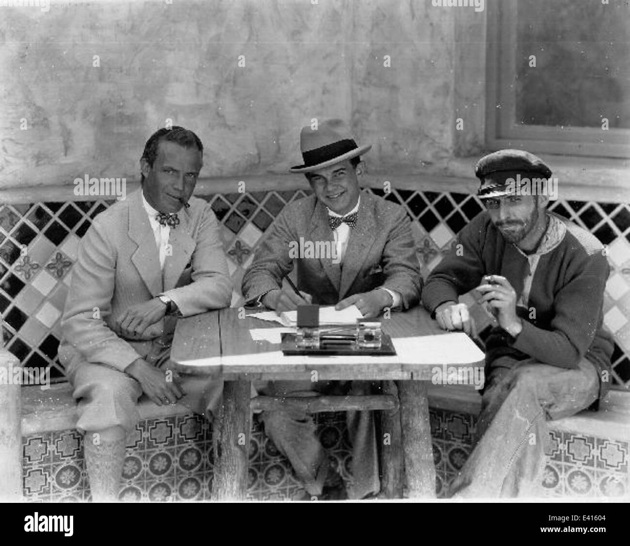Auf diesem Foto werden Stummfilmdarsteller dargestellt, die die Anfänge Hollywoods und der Filmindustrie festhalten. Stockfoto