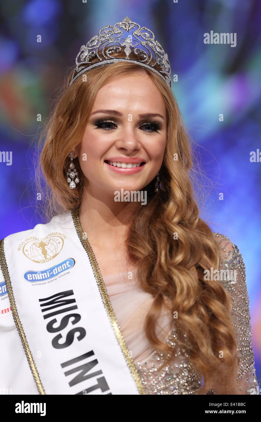 Schönheitswettbewerb Miss Intercontinental 2013 statt in Magdeburg. Gewinner ist Miss Russland Ekaterina Plekhova. Die Tiara beläuft sich auf 267 000 Euro.  Mitwirkende: Ekaterina Plekhova wo: Magdeburg, Deutschland bei: 14. Dezember 2013 Stockfoto