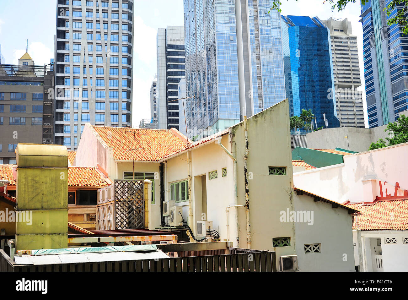 Alter und neuer Architektur Singapurs Innenstadt in den Tag Stockfoto