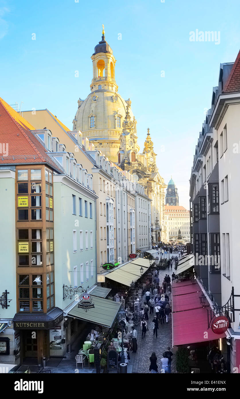 Menschen bei Munzgasse ist die größte Meile von Restaurants und
