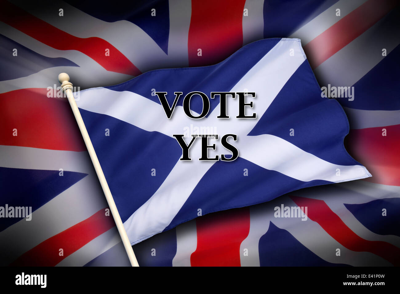 Die Flagge des Vereinigten Königreichs (The Union Flag) und die Flagge von Schottland - schottische Unabhängigkeit - Abstimmung ja Stockfoto