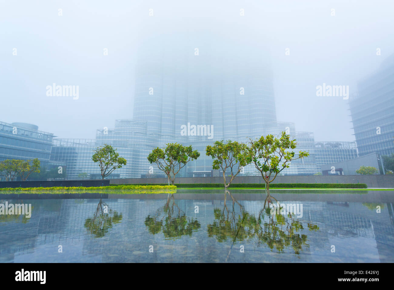 Die Innenstadt von Dubai, Burj Khalifa Lake, Fuß des Burj Khalifa, Vereinigte Arabische Emirate Stockfoto