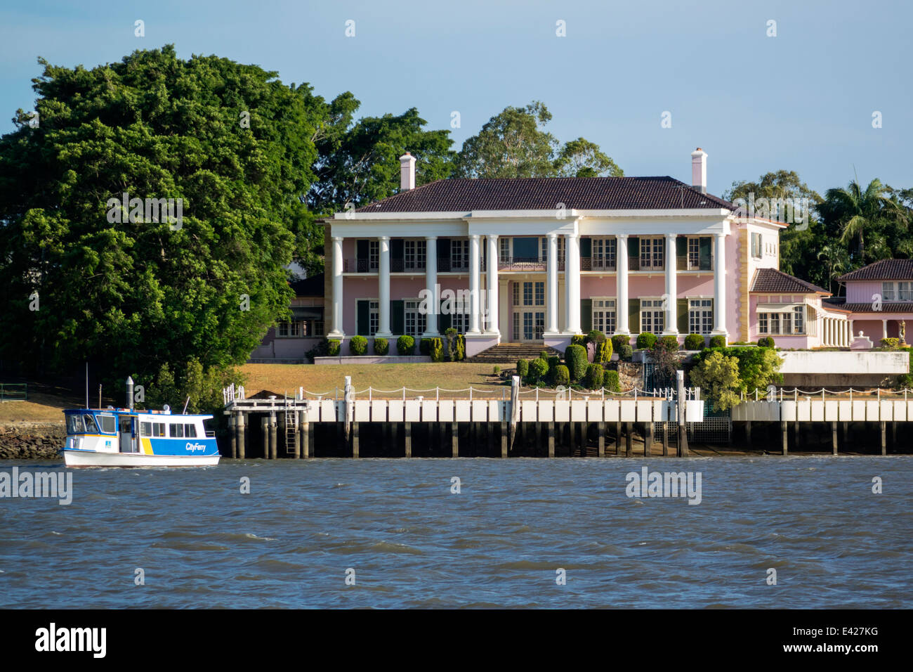 Brisbane Australien, Brisbane River, East Brisbane, Norman Park, Waterfront, Residence, Mansion, CityFerry, City Ferry, Fähre, Boot, CityCat, TransLink, Trans Link, Stockfoto