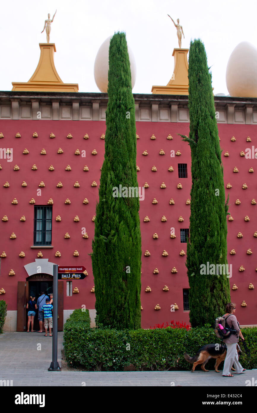 Das Theater-Museum Dalí in Figueres, das größte surrealistische Objekt in der Welt Stockfoto