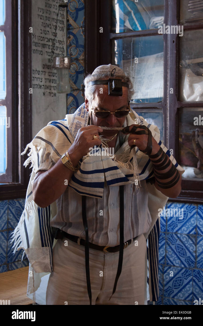 Rabbi beten an der El-Ghriba-Synagoge-Djerba Stockfoto