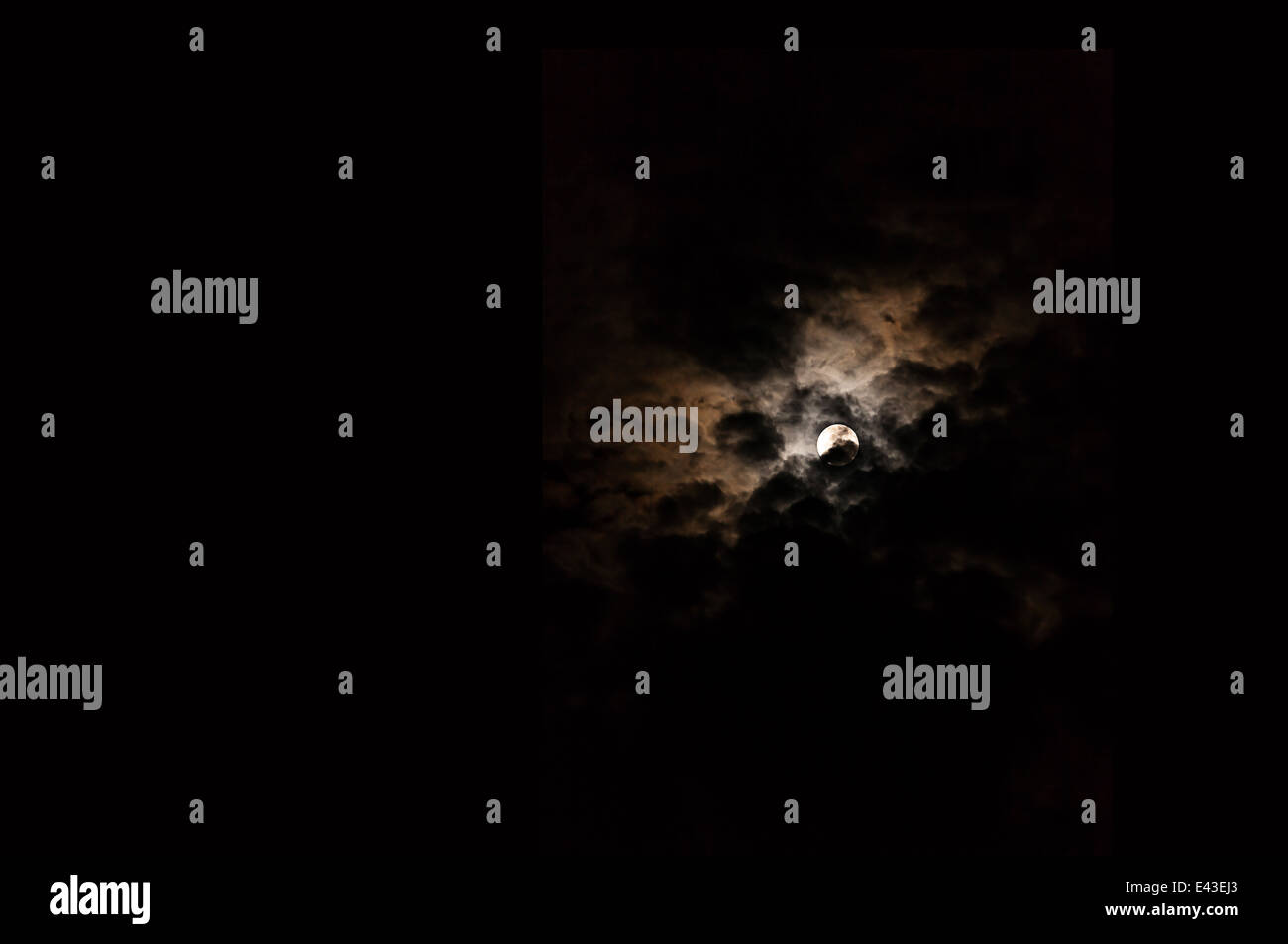 auf eine schöne Nacht sehen Sie Halbmond Stockfoto