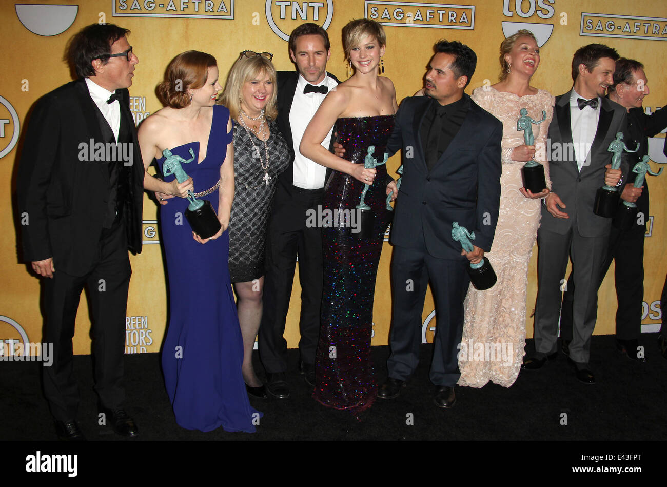 20. Annual Screen Actors Guild Awards Präsentation der Schrein Presse Raum mit California: Alessandro Nivola, Amy Adams, Bradley Cooper, Colleen Camp, David O. Russell, Elisabeth Rohm, Jennifer Lawrence, Jeremy Renner, Michael Pena, Paul Herman, Robert De N Stockfoto