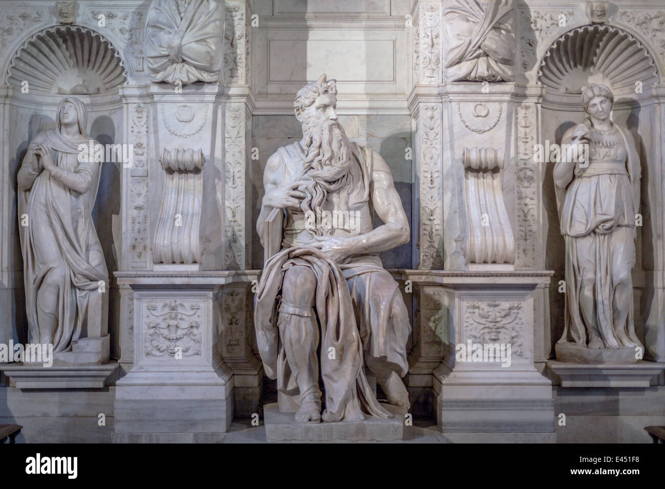 Moses, Marmor-Statue von Michelangelo, Grab des Papstes Julius II, San Pietro in Vincoli, Rom, Latium, Italien Stockfoto