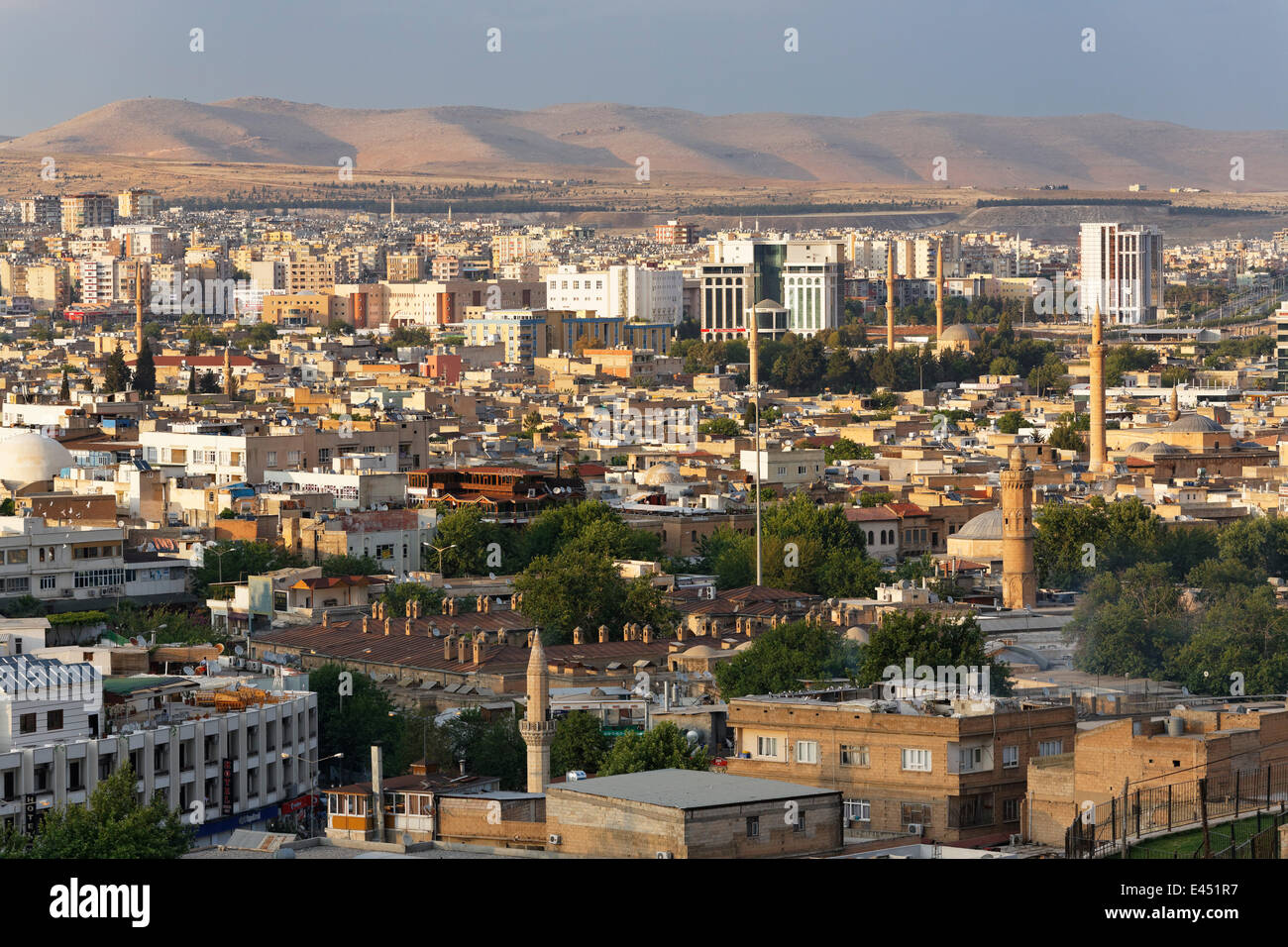 Blick über das historische Zentrum von Sanliurfa, Urfa, Şanlıurfa, Südostanatolien, Anatolien, Türkei Stockfoto
