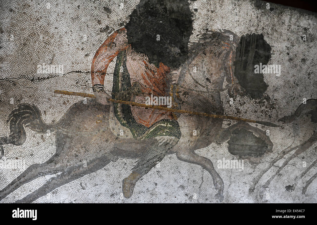 Großer Palast Mosaik-Museum. 4.-6. Jahrhunderte. Mosaik-Darstellung ein Jäger in orientalischer Tracht Jagd Gazellen. Istanbul. Turkei. Stockfoto