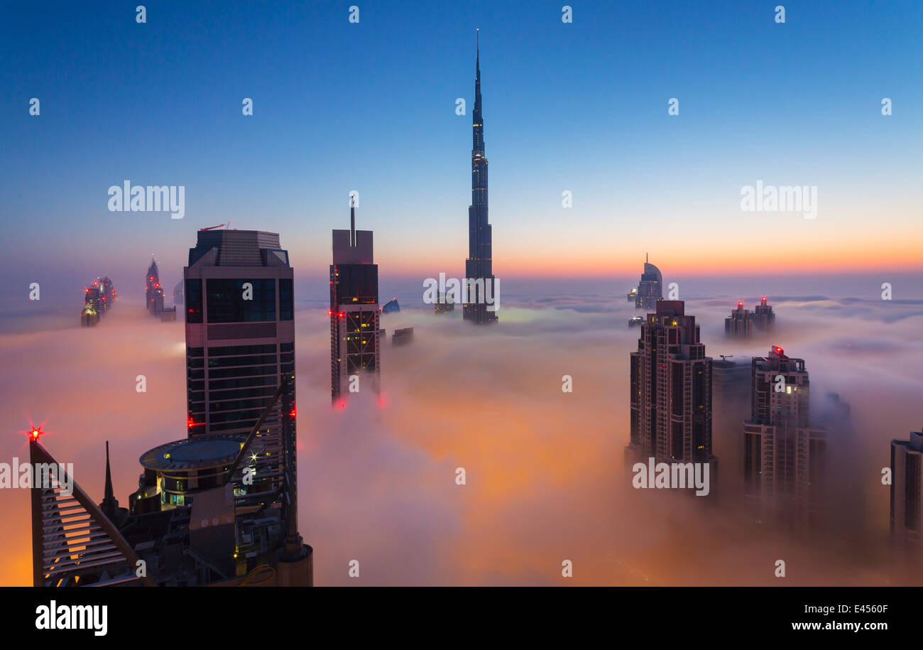Downtown Dubai, Burj Khalifa im Morgengrauen, Vereinigte Arabische Emirate Stockfoto
