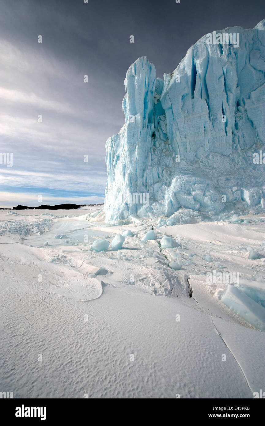 Gletscher und Meereis, mit Riss im Eis sichtbar, McMurdo-Sund, Ross-Meer, Antarktis, November 2008 Stockfoto Gletscher und Meereis, mit Riss im Eis sichtbar, McMurdo-Sund, Ross-Meer, Antarktis, November 2008 Stockfoto