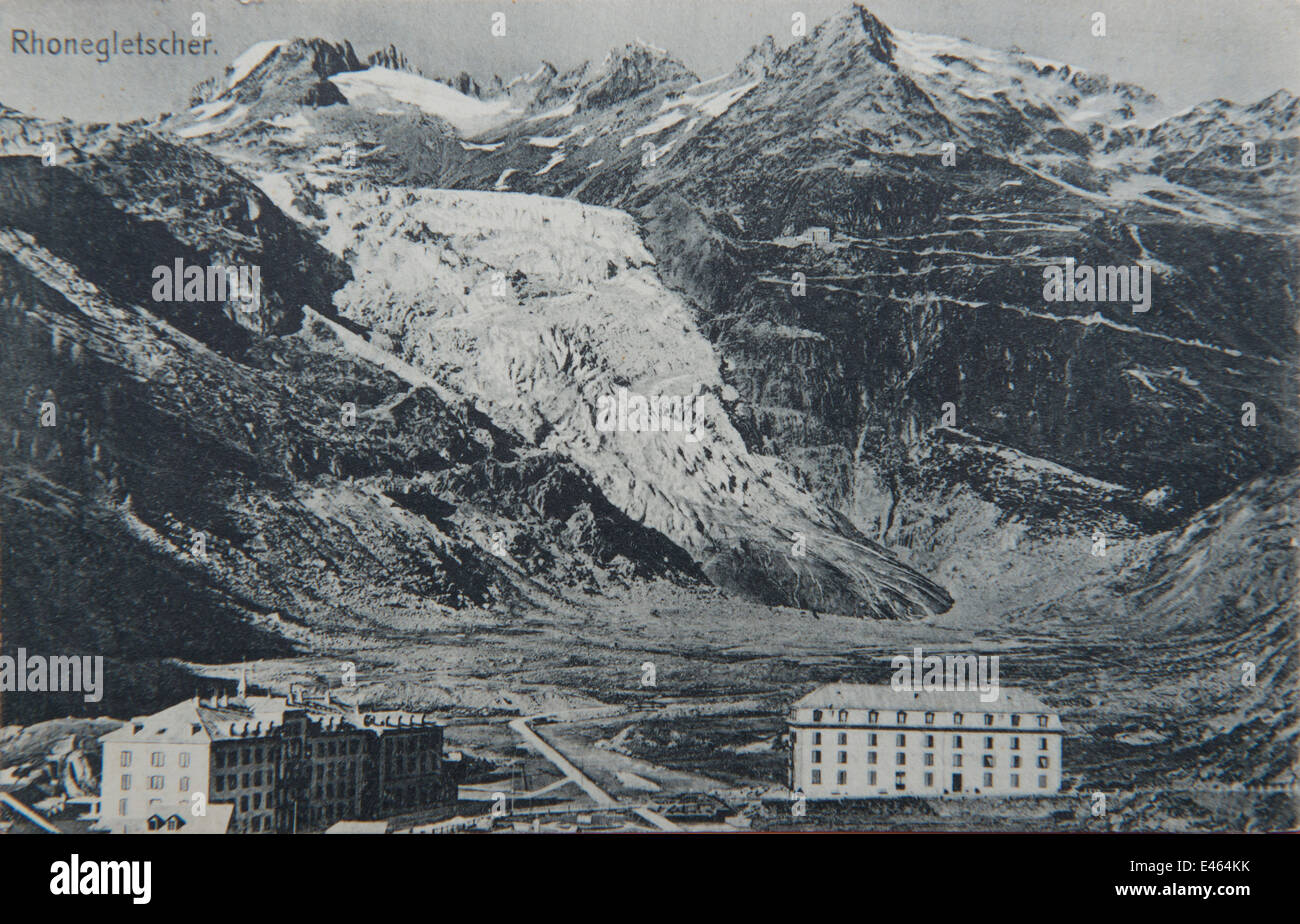 Reproduktion des frühen 20. Jahrhunderts Postkarte möglicherweise durch Chr. Brennenstuhl, zeigt Gletscher Rhonegletscher in den Schweizer Alpen und Berge mit Gebäuden im Vordergrund. Vergleichen Sie mit Bild 01403313 Anzeichen von Rückzug der Gletscher. Stockfoto