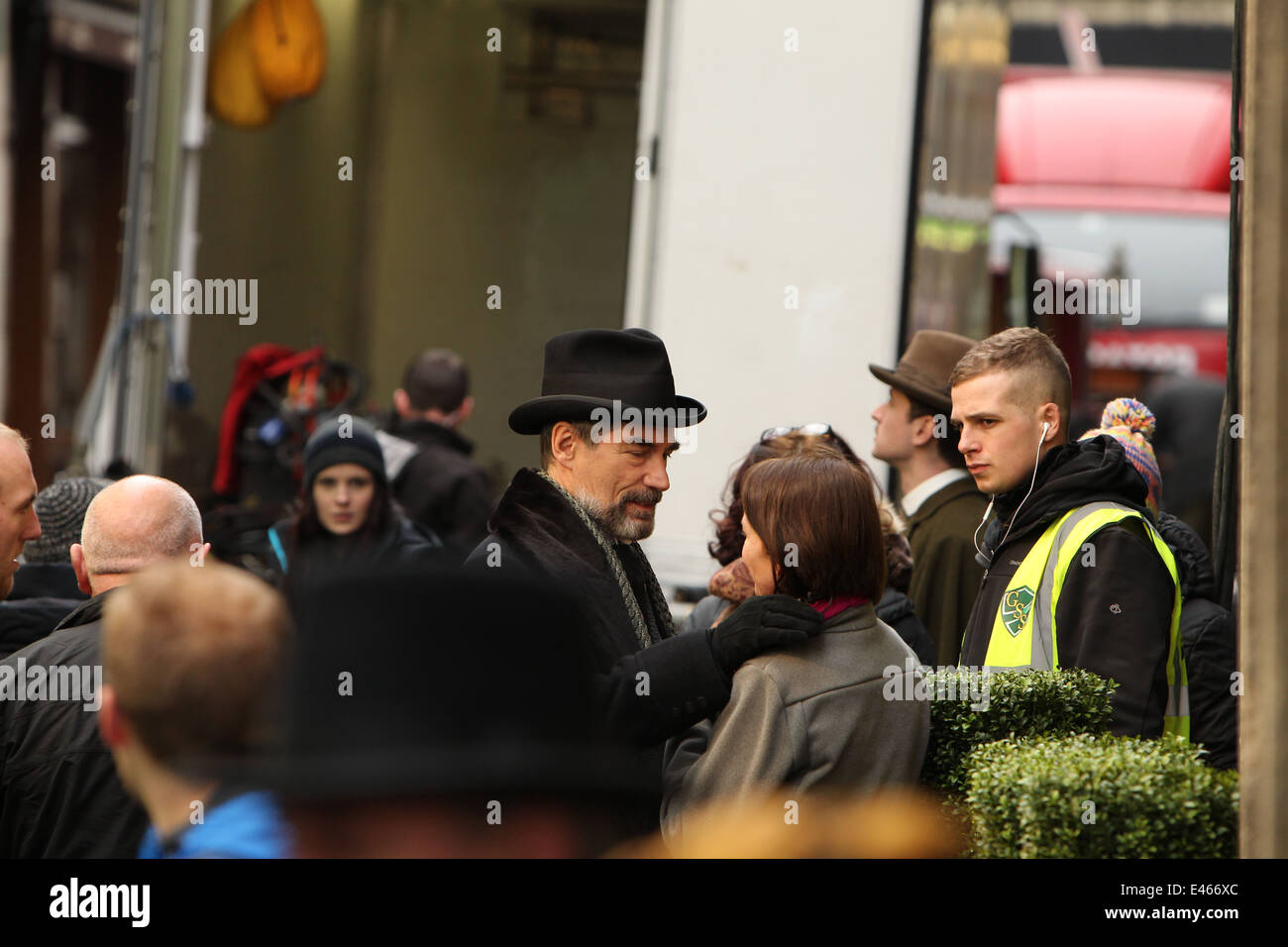 Britischer Schauspieler und ehemaliger James Bond Star, Timothy Dalton vor Ort in Dublin für die Dreharbeiten der Serie Victorian "Penny Dreadful" Stockfoto