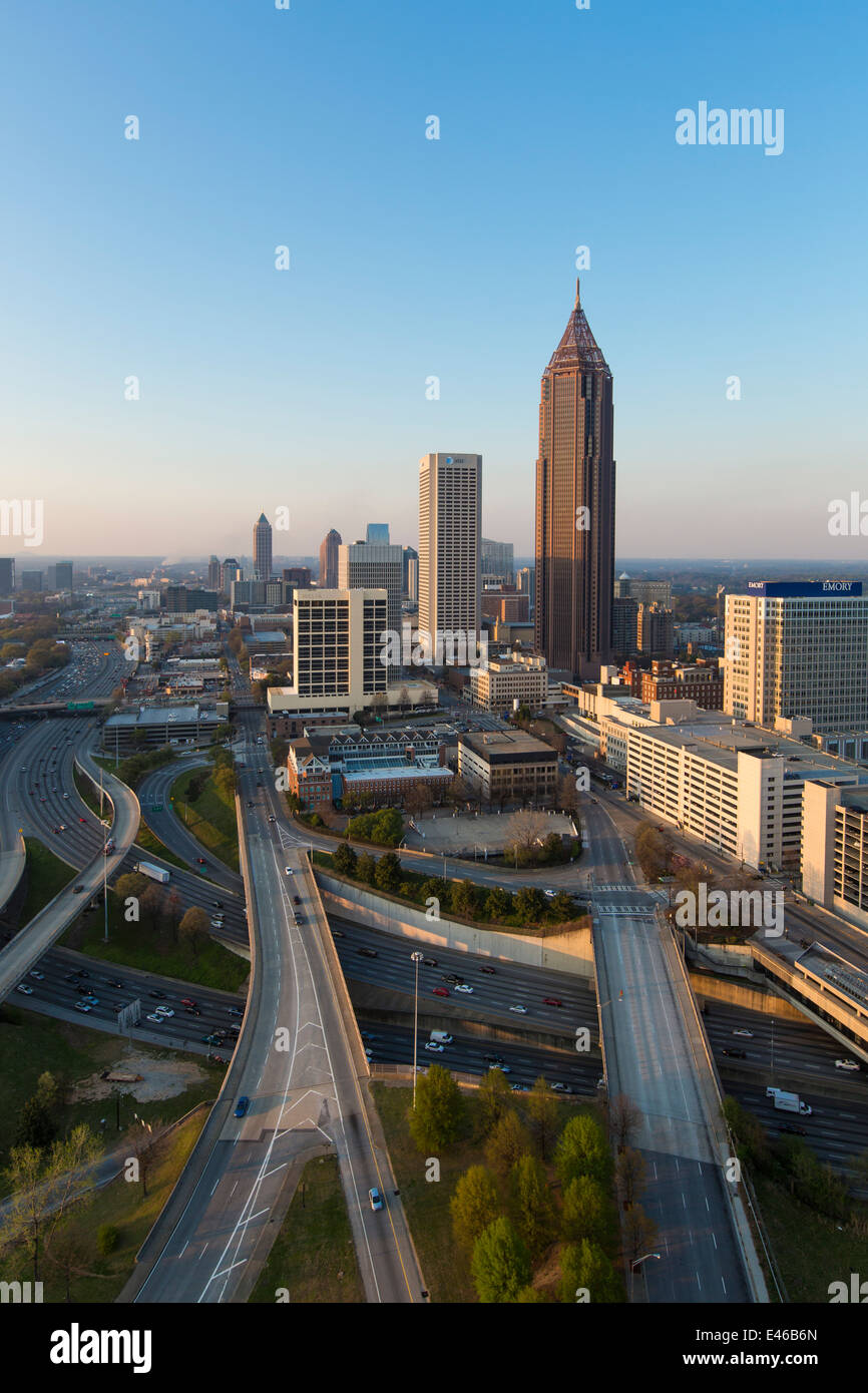 Erhöhten Blick auf die Skyline von Downtown Atlanta, Georgia, Vereinigte Staaten von Amerika Stockfoto