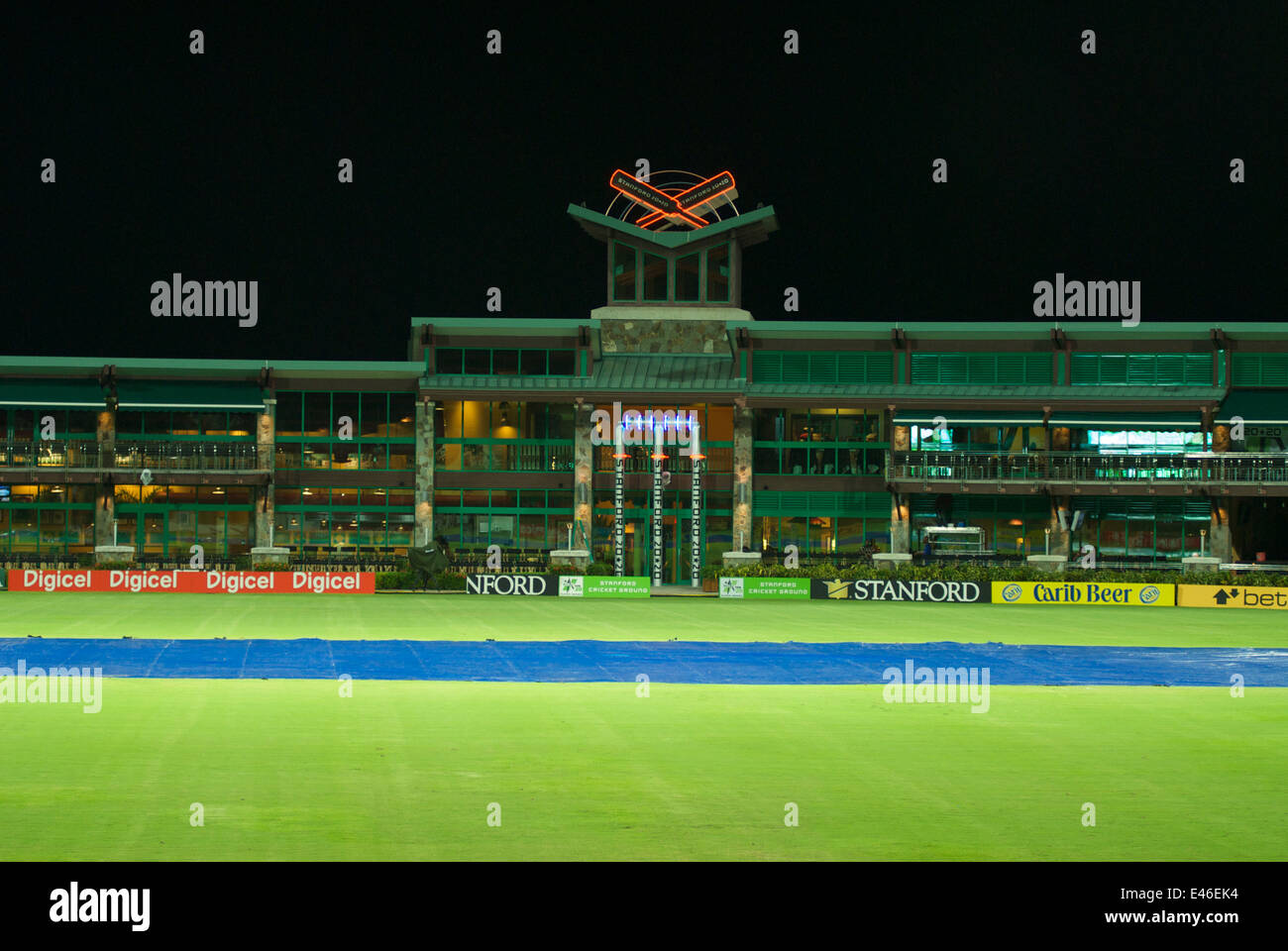 Antigua Sticky Wicket Bar, mit Blick auf Stanford Cricket Ground Stockfoto