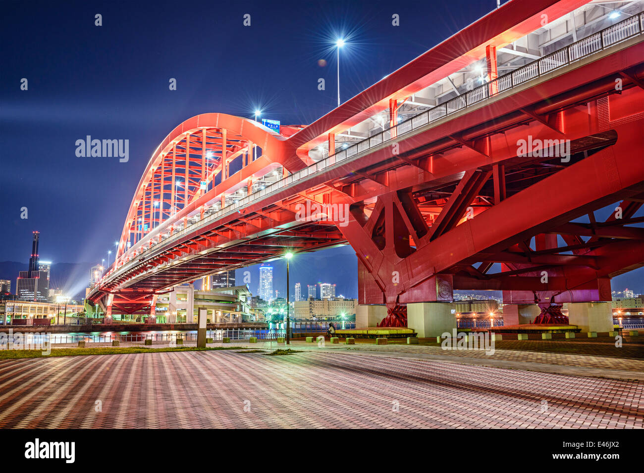 Kobe, Japan am Hafen-Insel-Brücke. Stockfoto