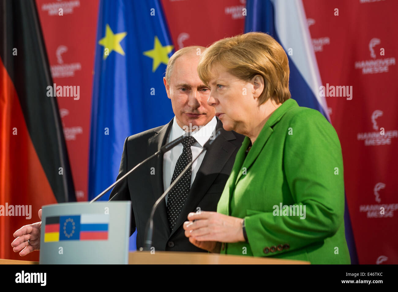 Berlin, Deutschland, Vladimir Putin und Angela Merkel auf der Hannover Messe Stockfoto