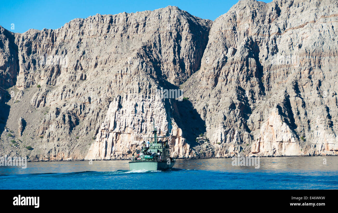 Marine Patrol Halbinsel Musandam, Indischer Ozean, Oman Stockfoto