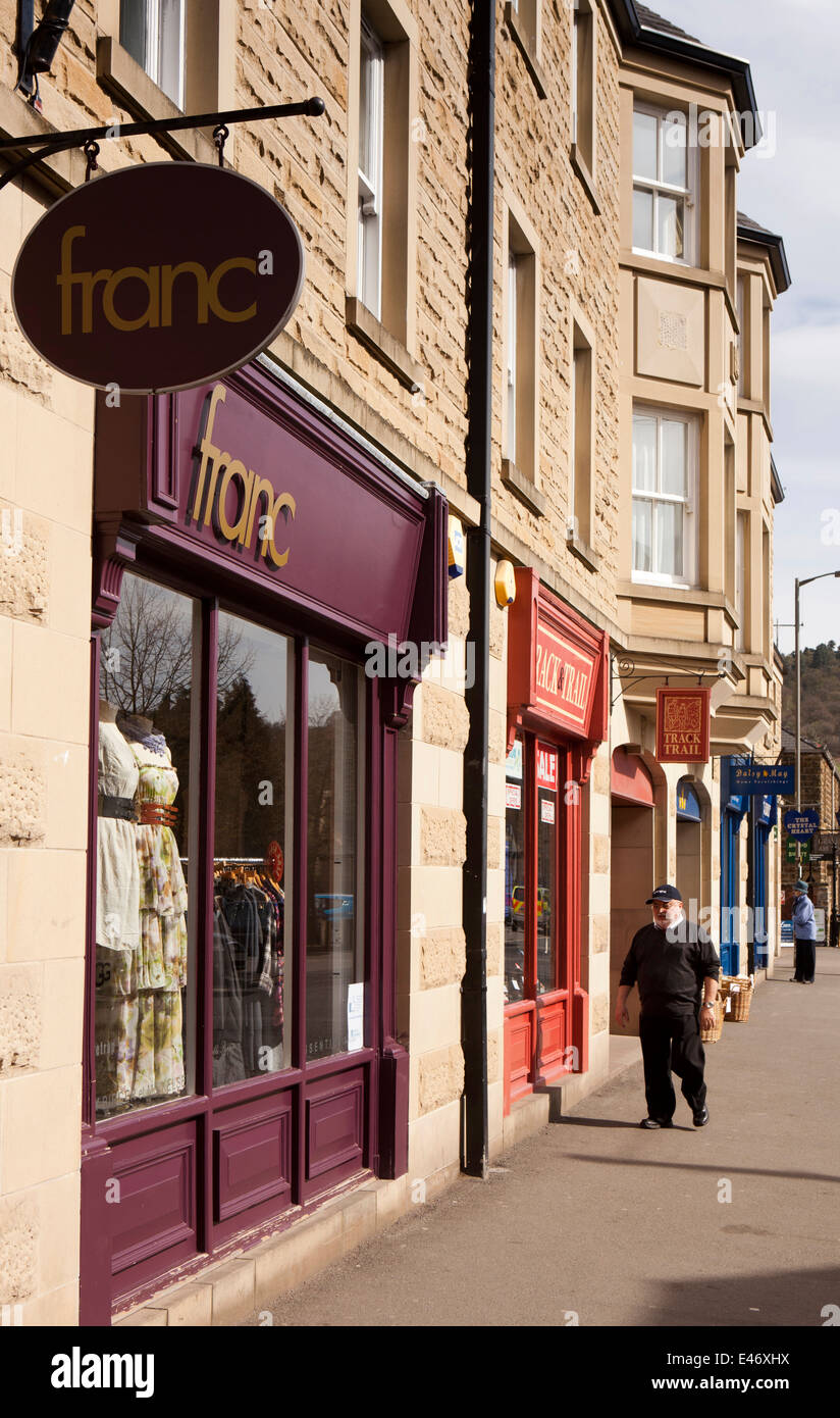 UK, Derbyshire, Peak District, Bakewell, Granby Straße, neu einkaufen Entwicklung aus lokalem Kalkstein gebaut Stockfoto